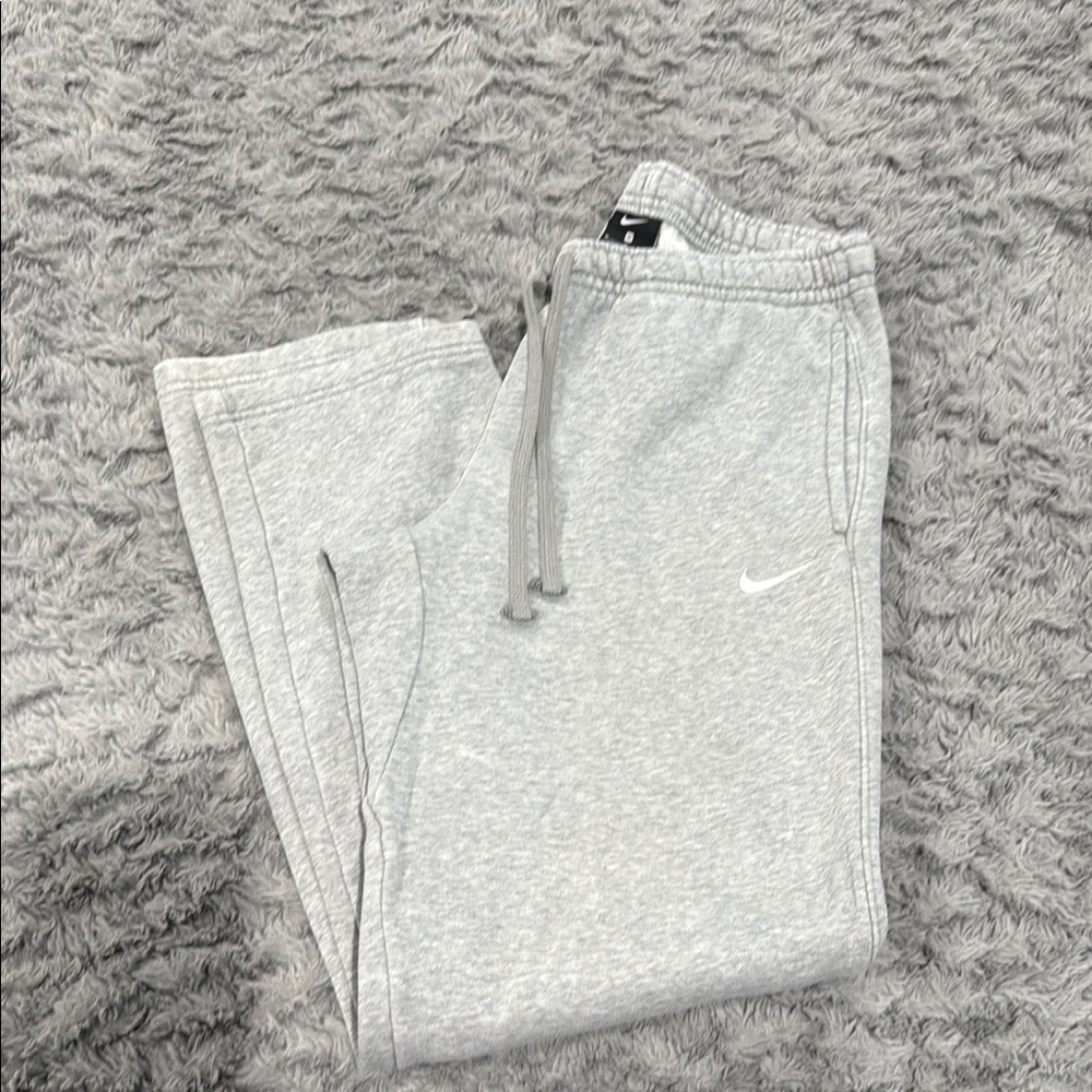 Nike men’s Gray Sweatpants